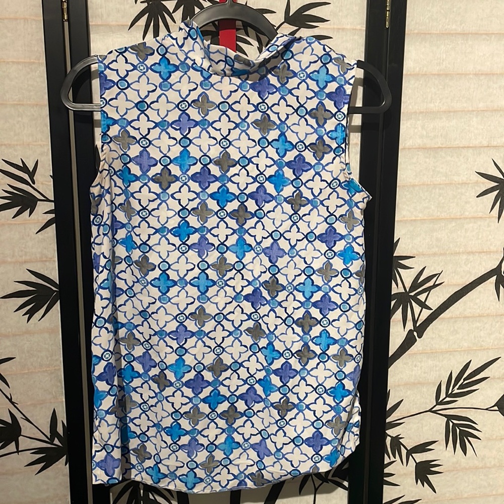 Chase Bank watercolor clover top